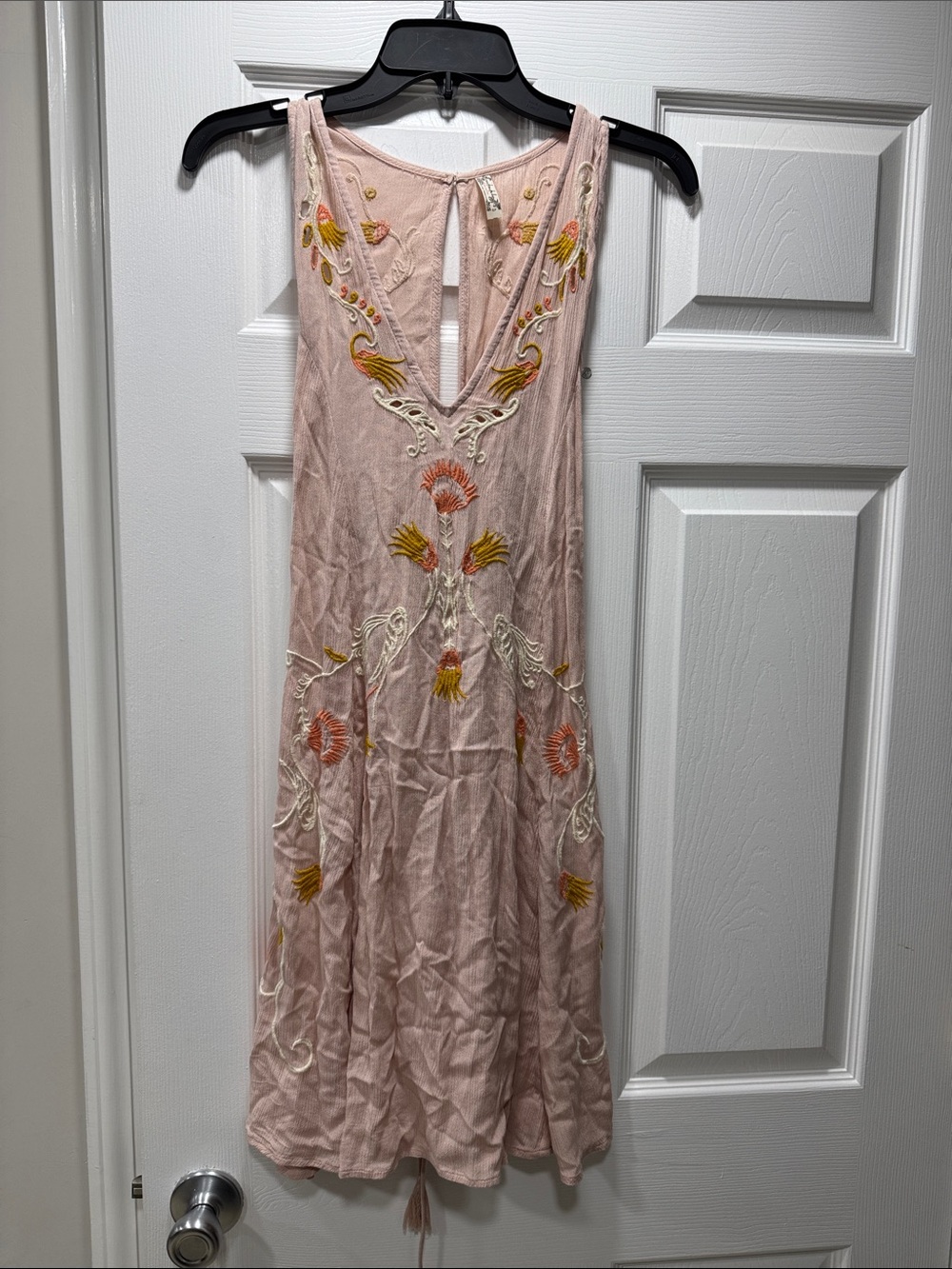 Free People women Blush Pink Embroidered Sleeveless Dress/Shirt. open to prices